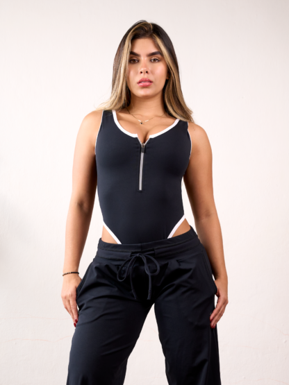 Body 02 Negro Sesgos Blanco - Imagen 4
