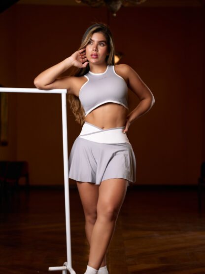 Falda Gris Pretina Cruzada Blanca - Imagen 2