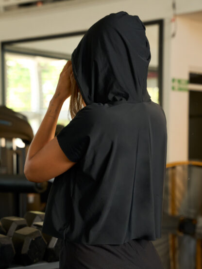 Blusa Capucha Negra Manga Corta - Imagen 3